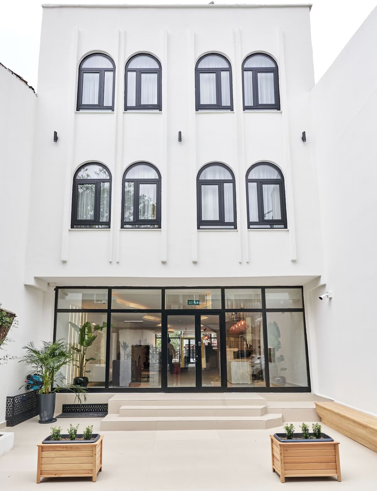 Audo Local Hotel