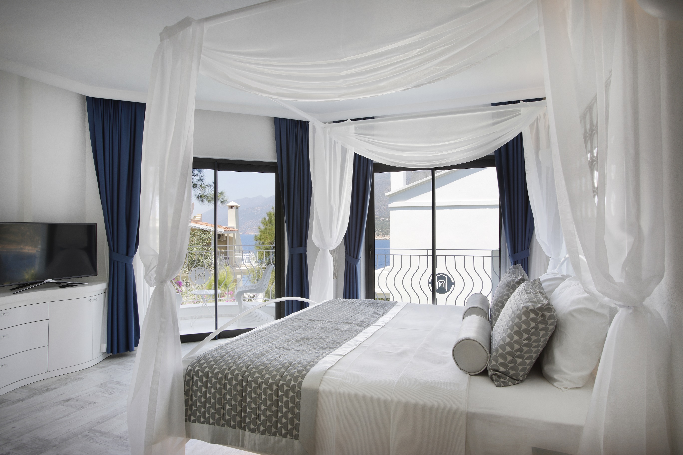 Deluxe Room, Partial Sea View