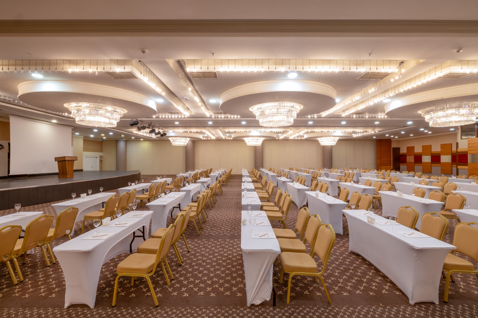 Crystal Admiral Resort Suites & Spa