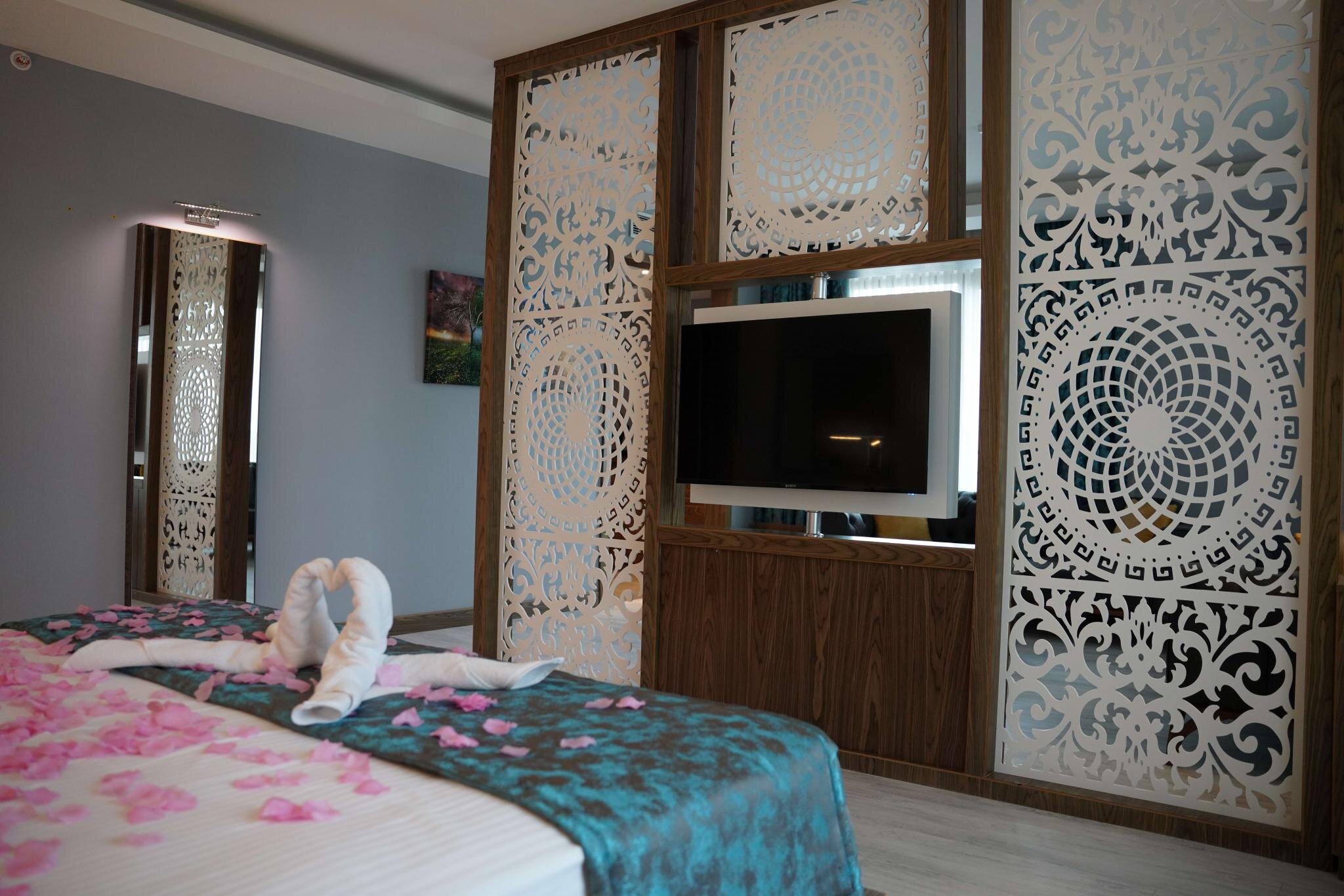 Nicer Hotel