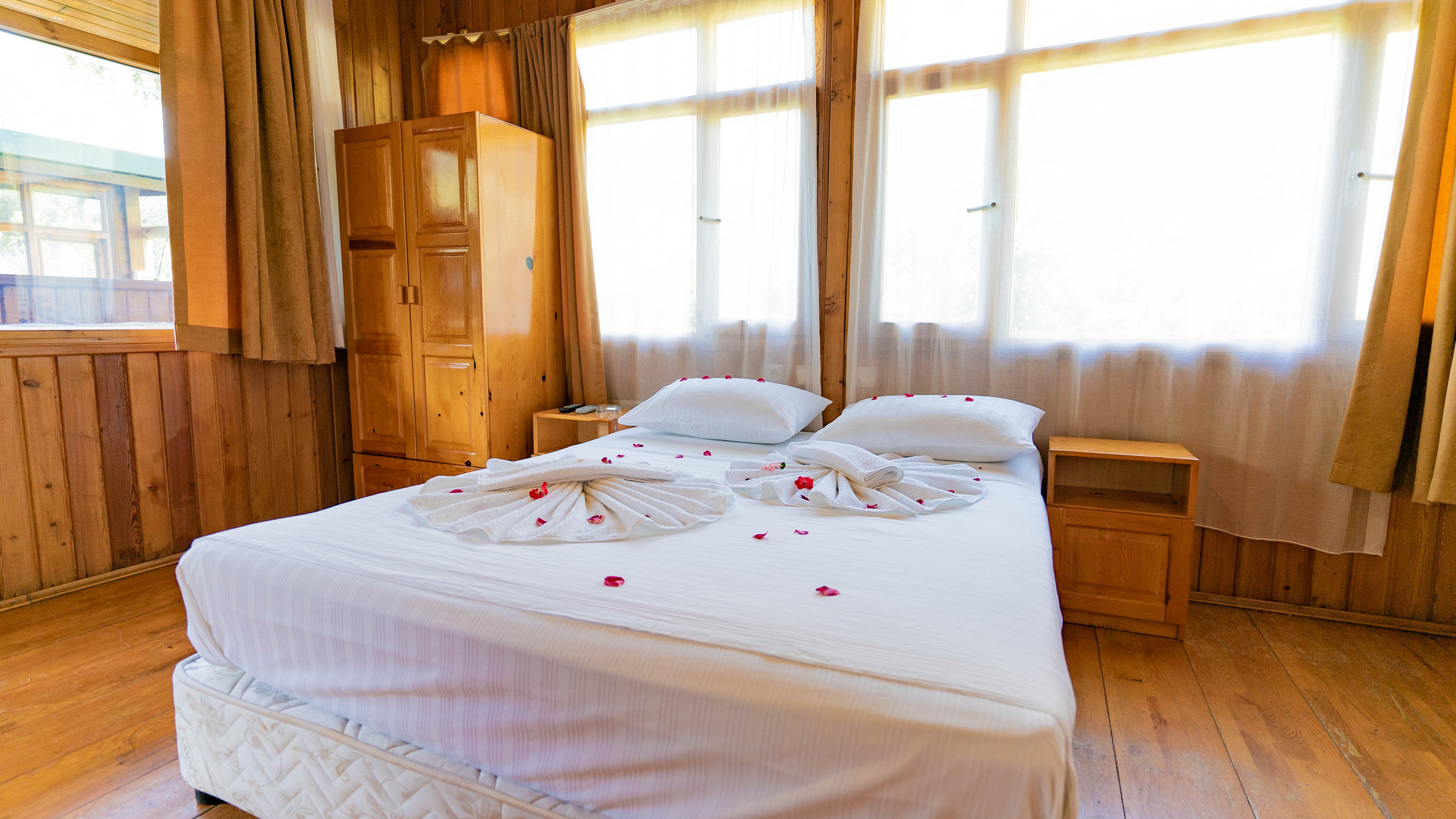 Türkmen Ağaç Evleri Rezervasyon