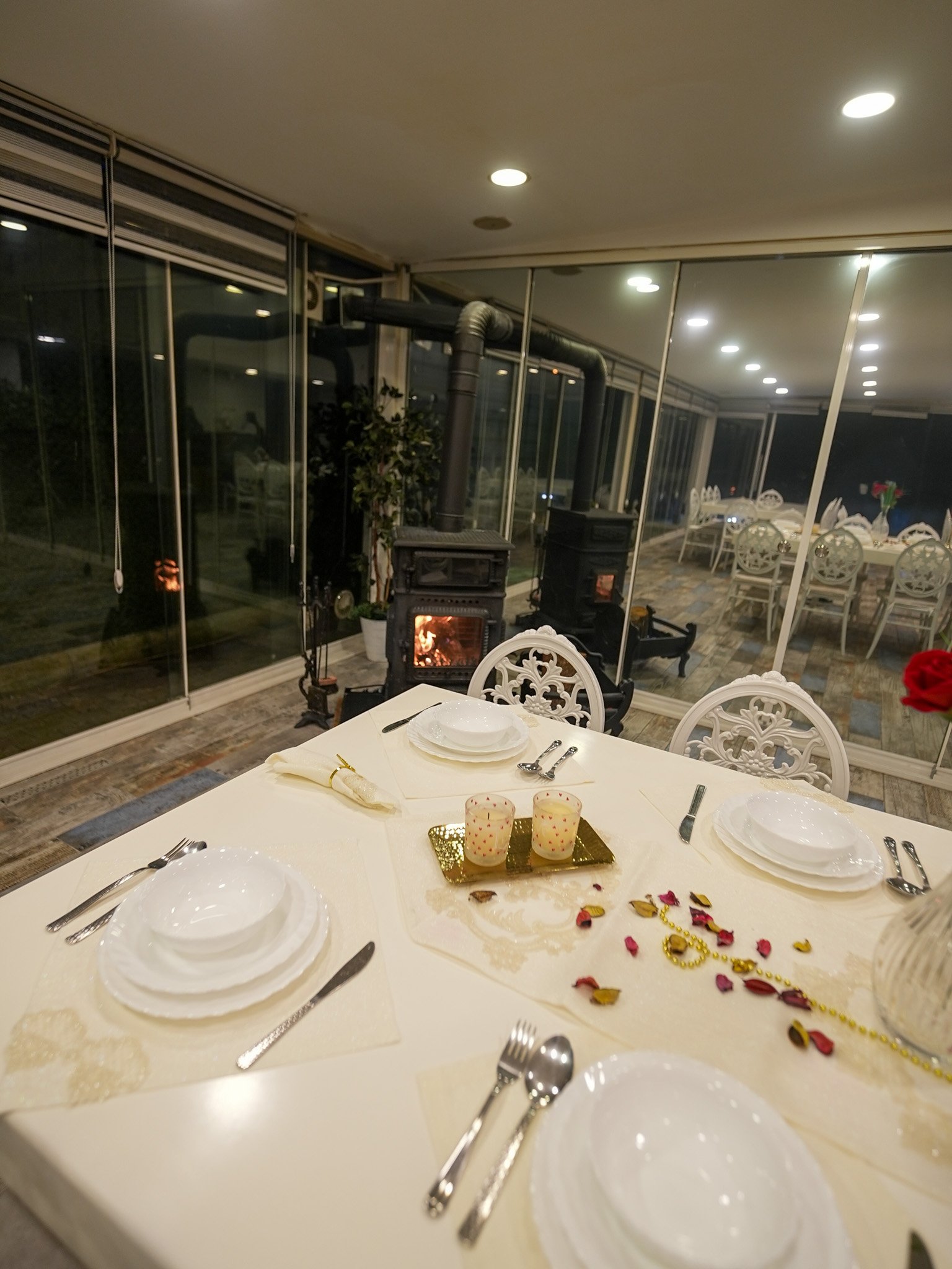 Yeşil Panjurlu Villa · 48