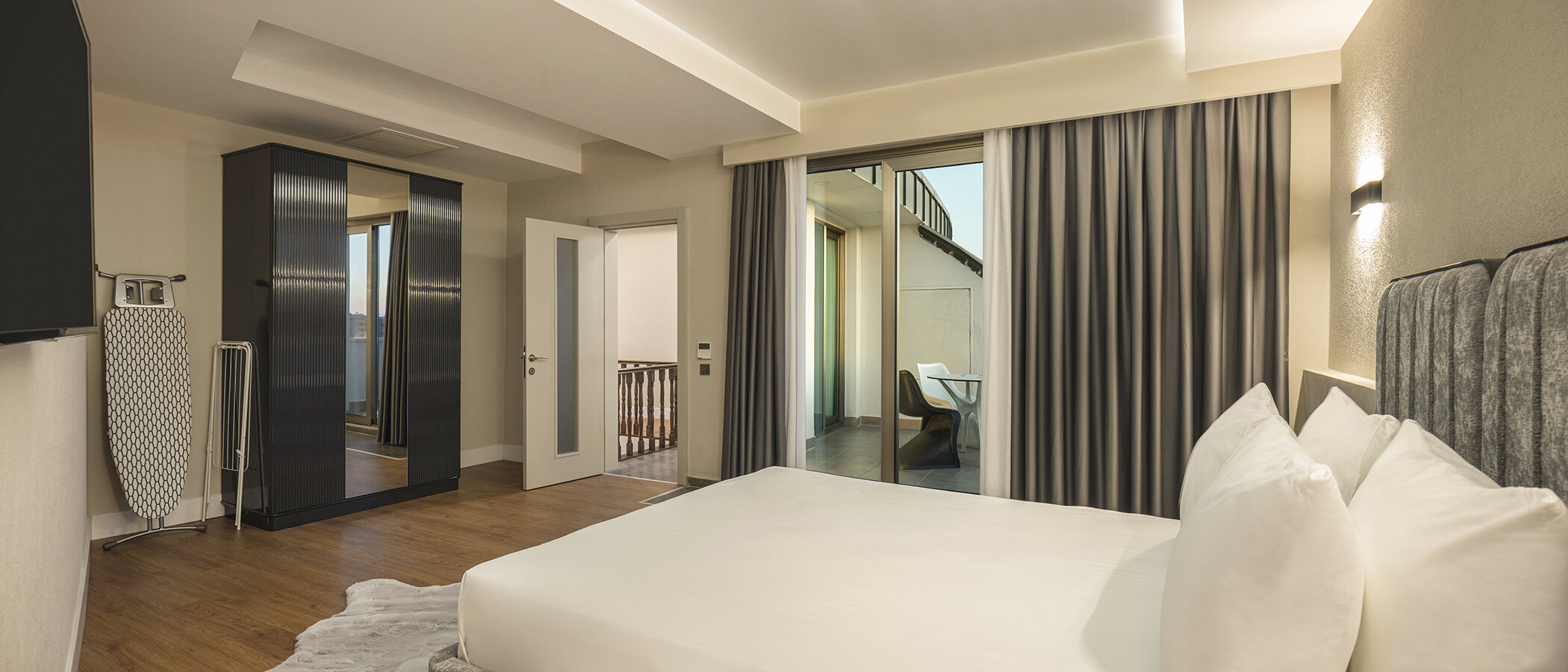 Penthouse Deluxe Duplex Suite