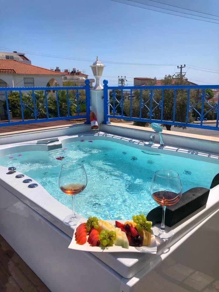 Mavi Restaurant & Bistro