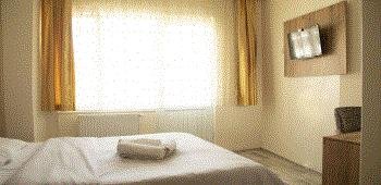 Parlak Otel · 24