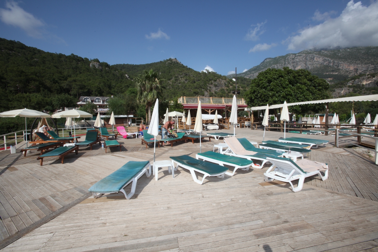 S3 Seahorse Hotel & Beach Club