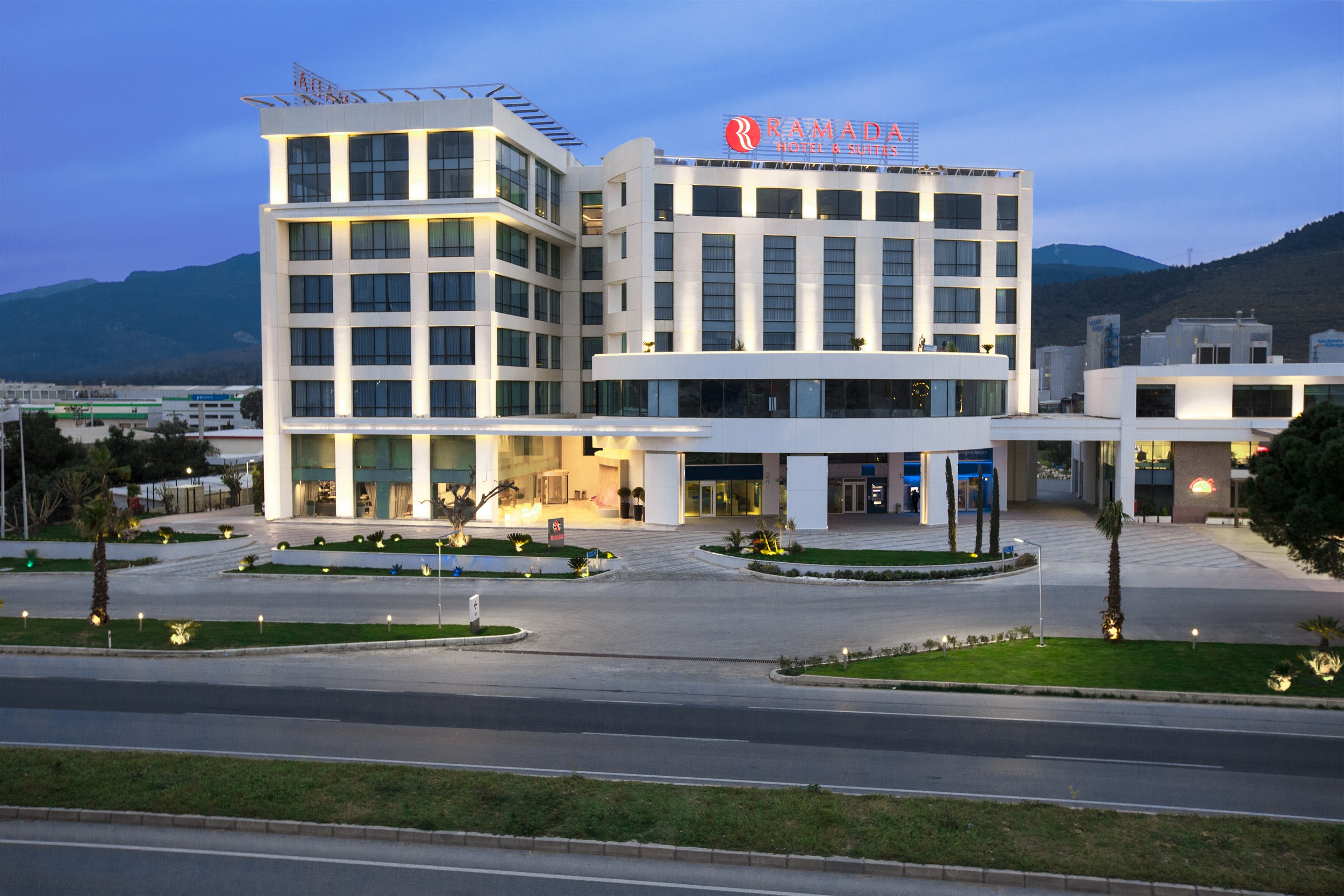 Ramada Hotel & Suites İzmir Kemalpaşa