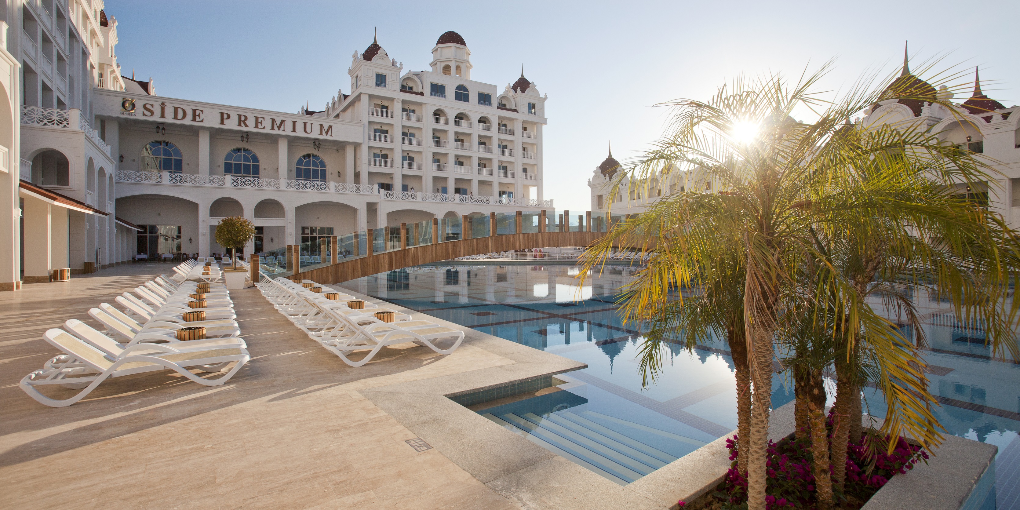 Side Premium Hotel