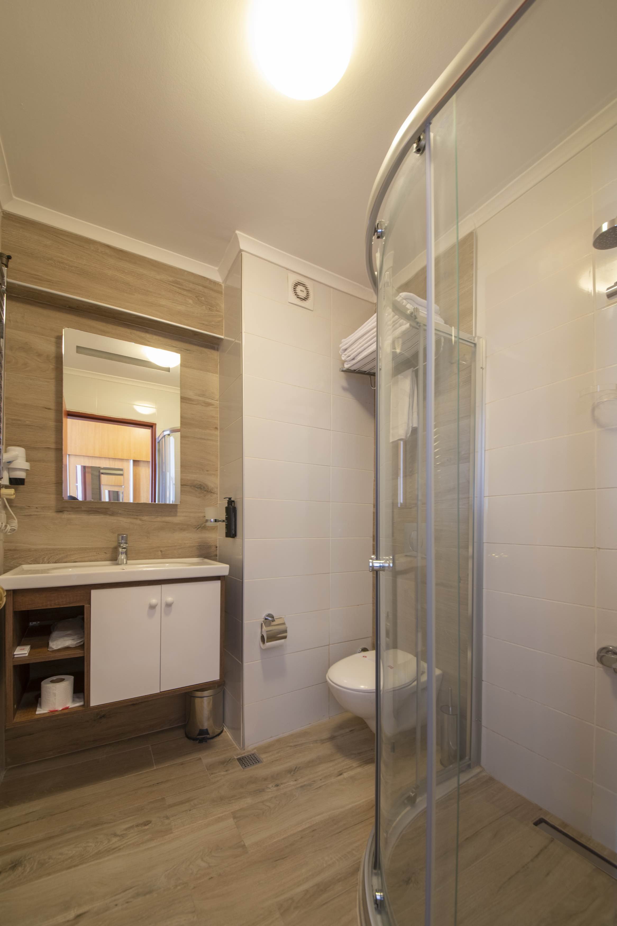 Çanak Hotel · 12