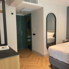 İn The Middle Hotel galeri 7