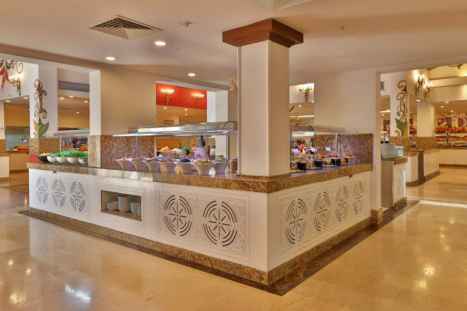 Crystal Tat Beach Golf Resort & Spa