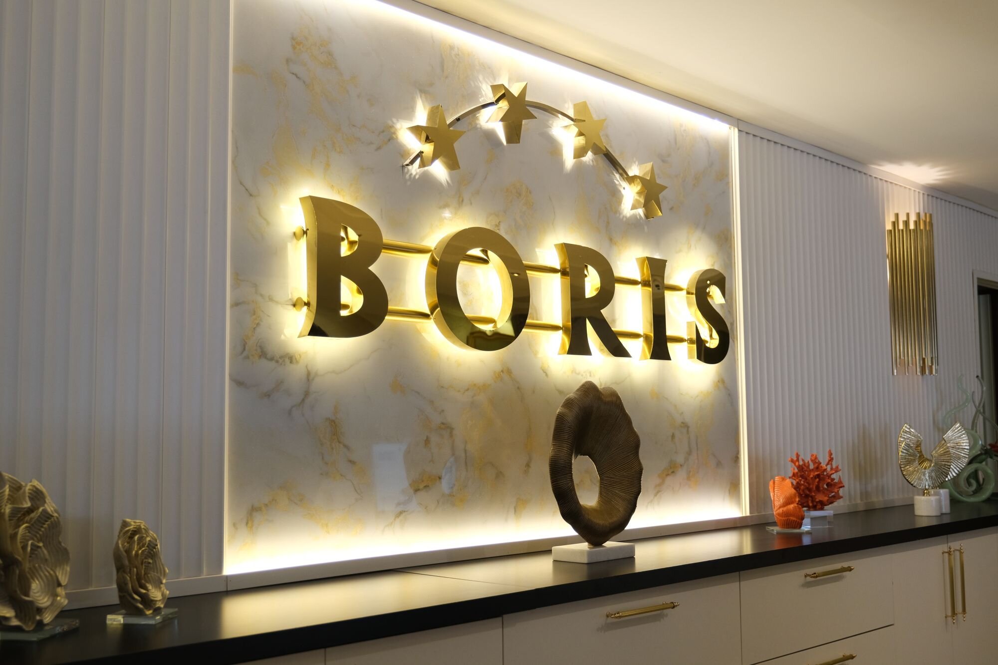 Boris Hotel · 24