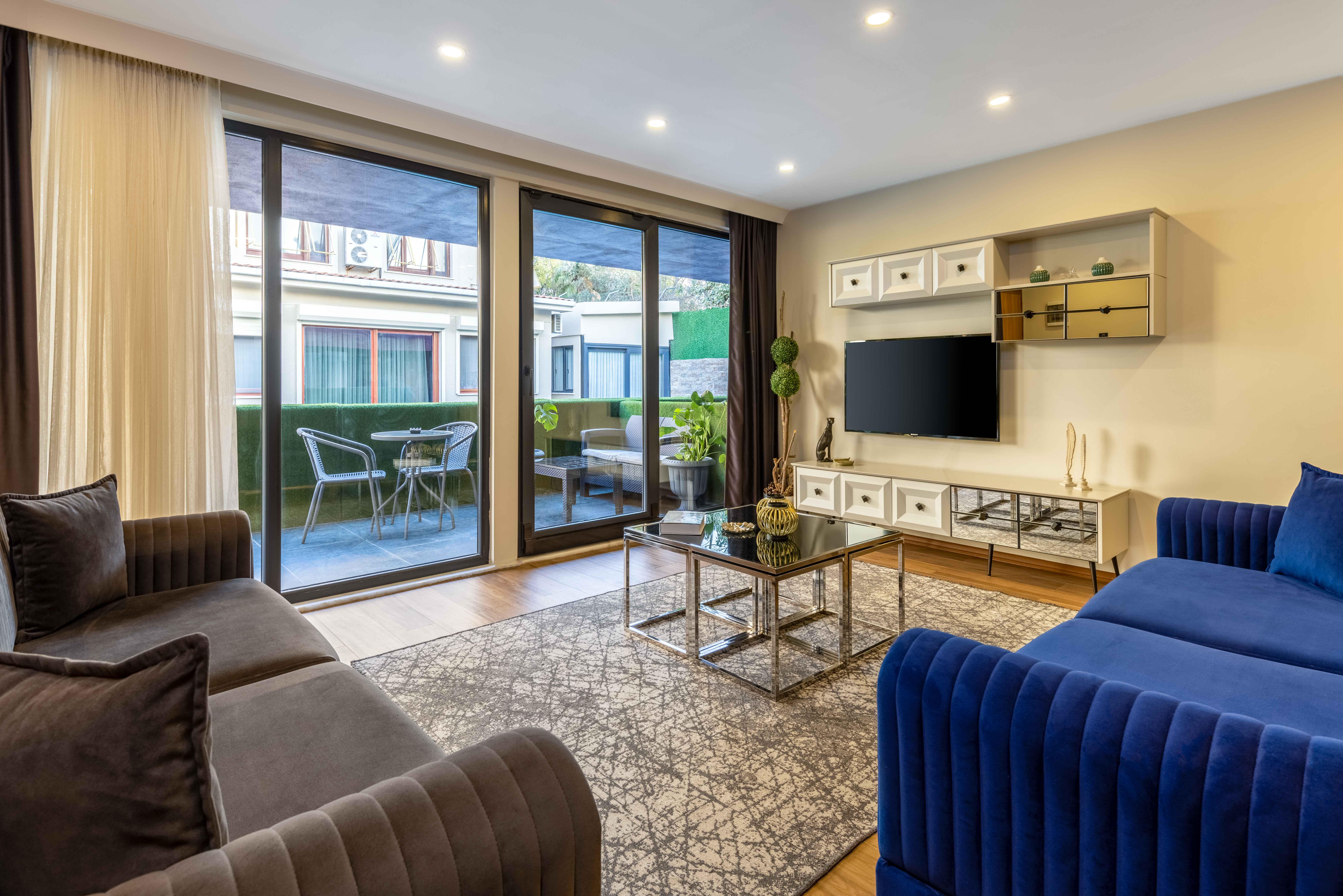 Apartment Luxury Flat Room, Pool View
