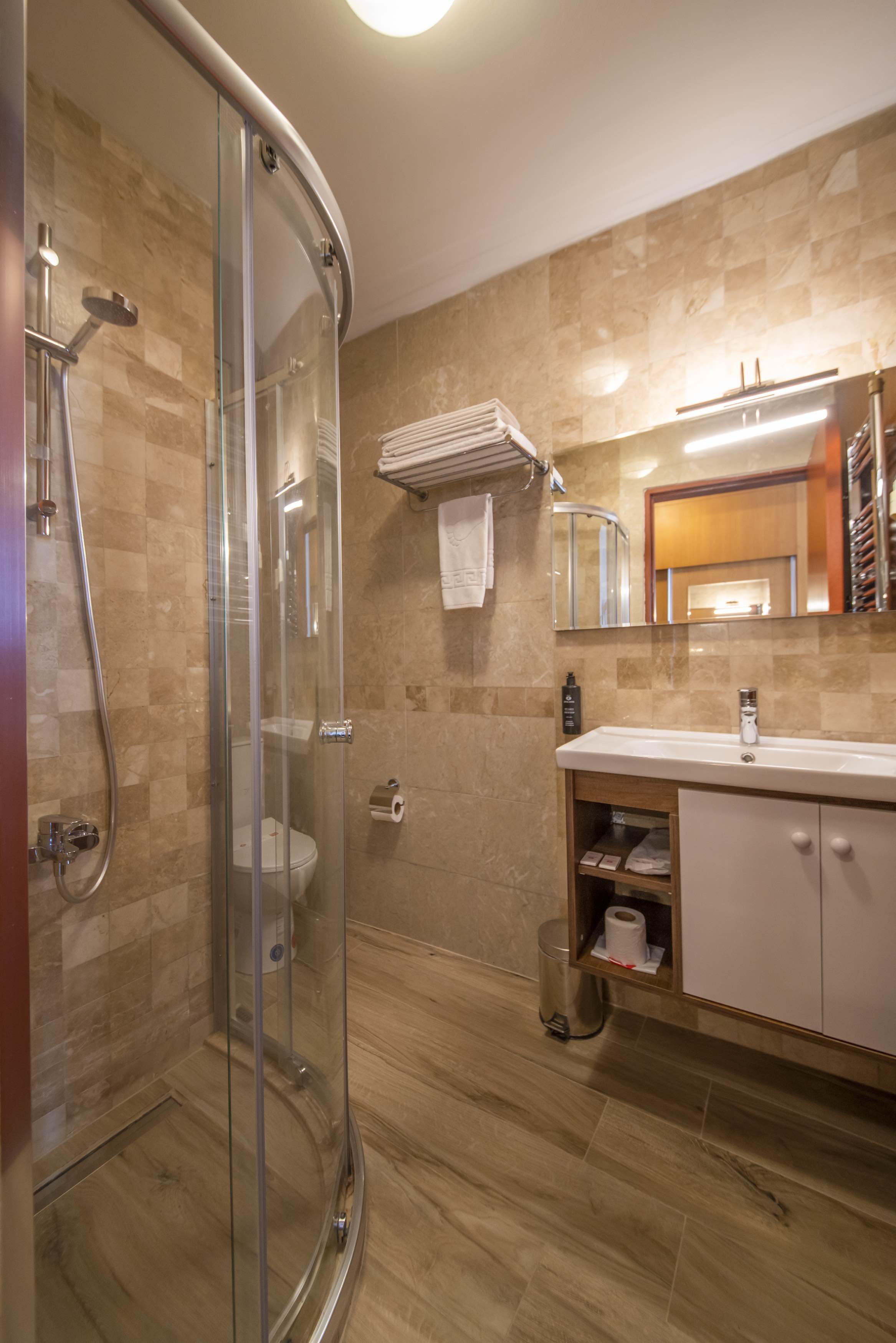 Çanak Hotel · 13
