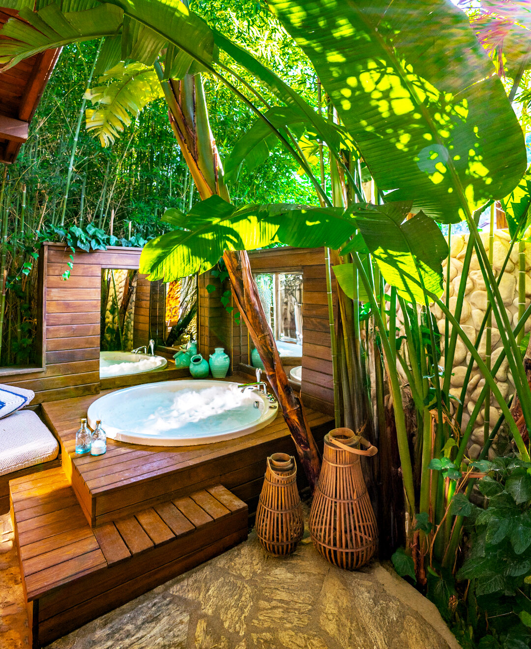 Jakuzili ve Şömineli Deluxe Bungalow