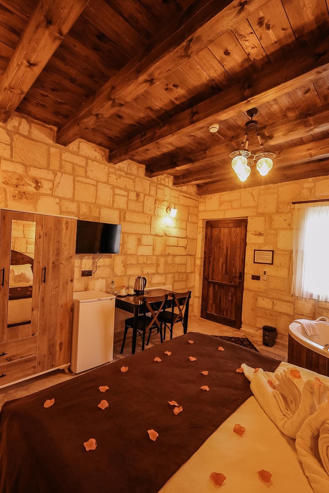 104 Hermes Room