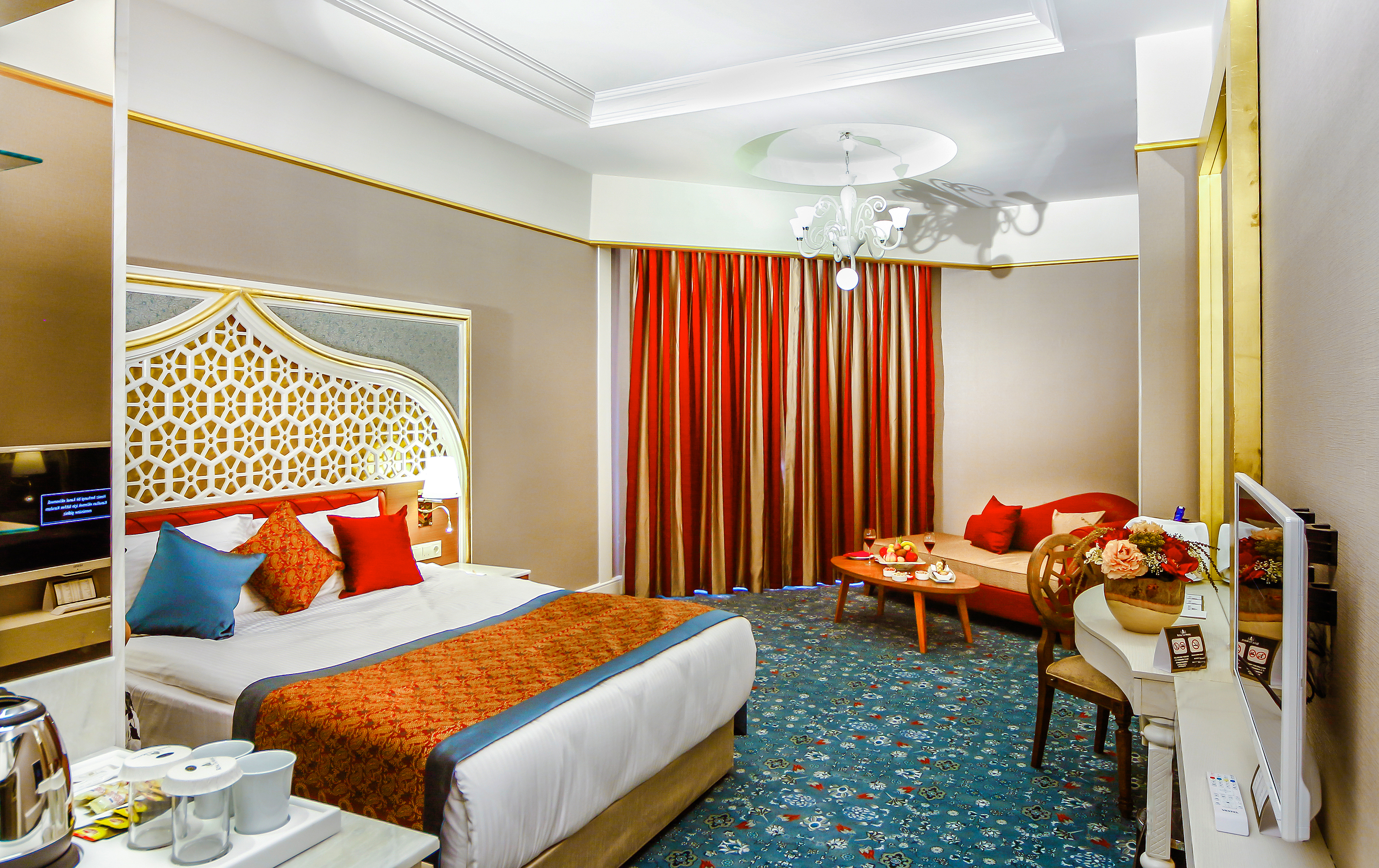 Royal Taj Mahal Hotel  Kara Manzaralı Aile Odası