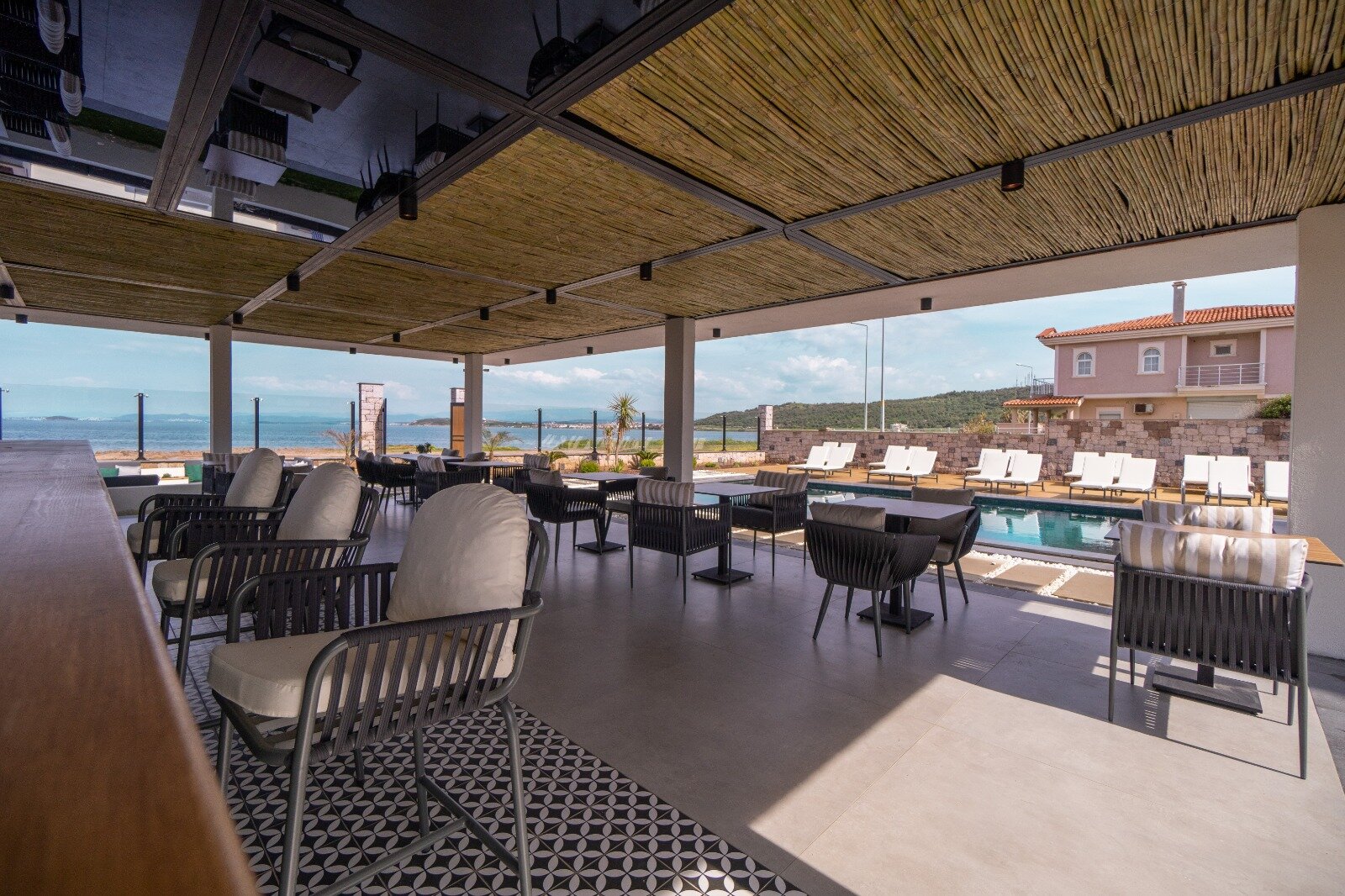Leone Cunda Edition Otel (+12)