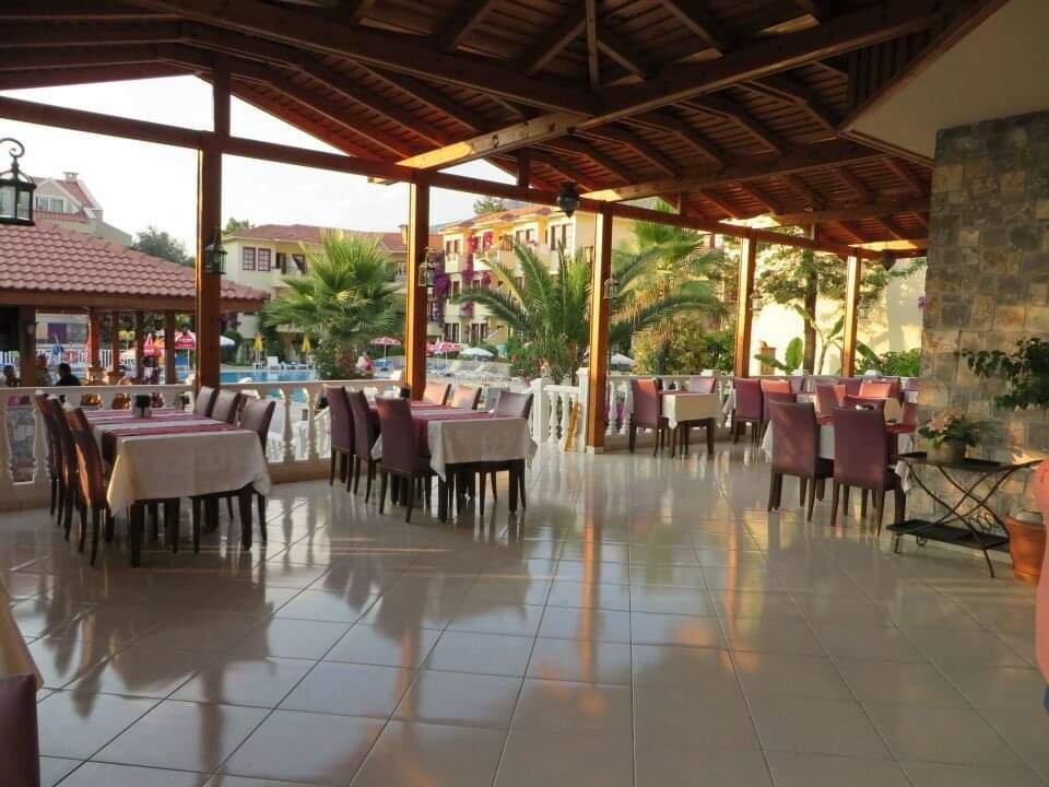 Celay Hotel · 8