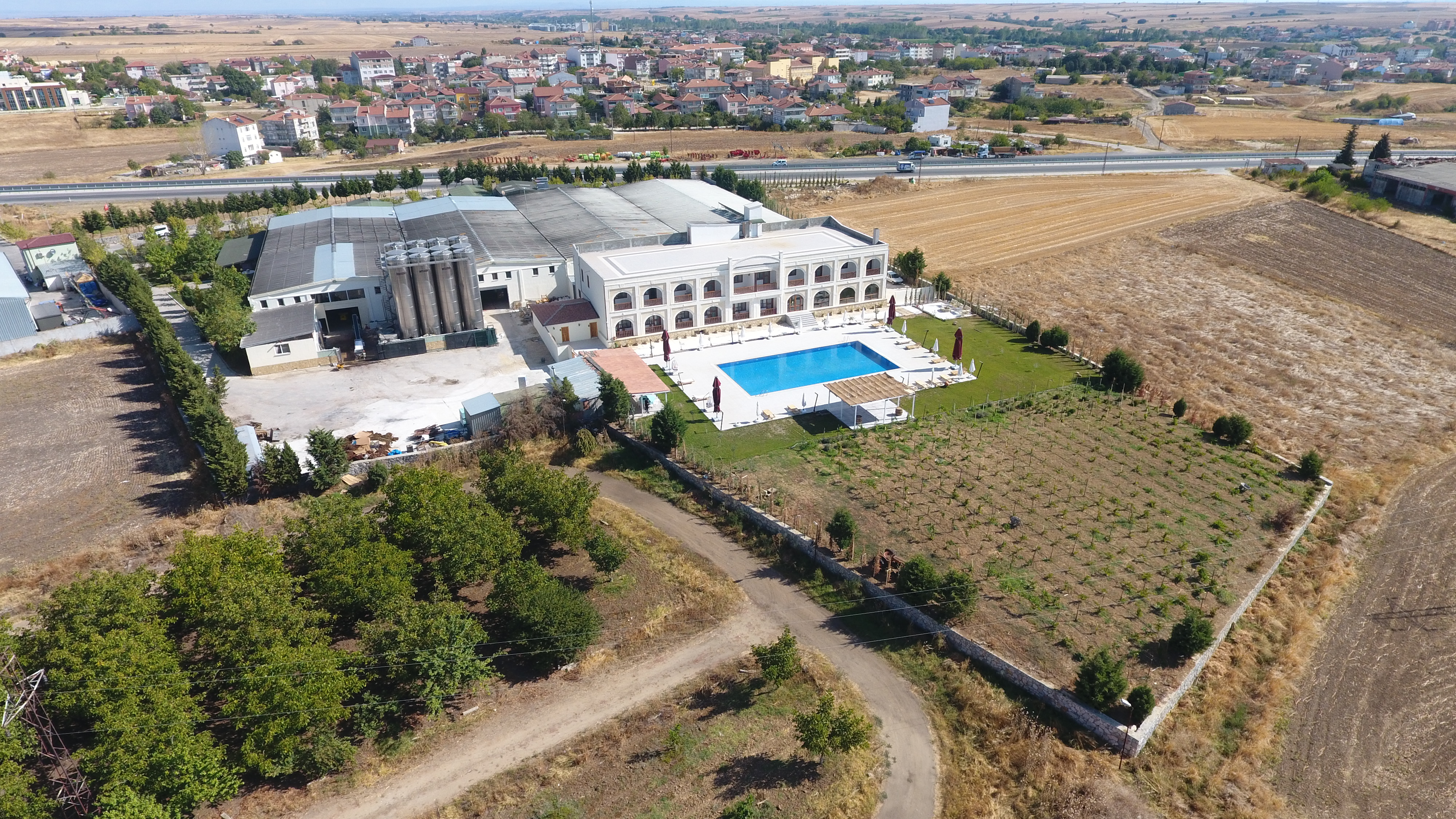Vinum Otel & Spa Tennis Courts by Edirne Vineyards
