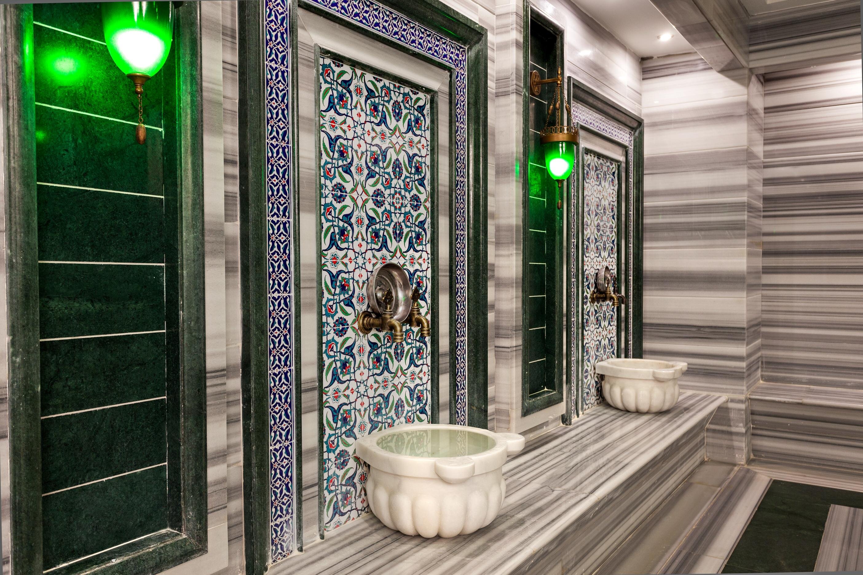 Karmir Resort & Spa