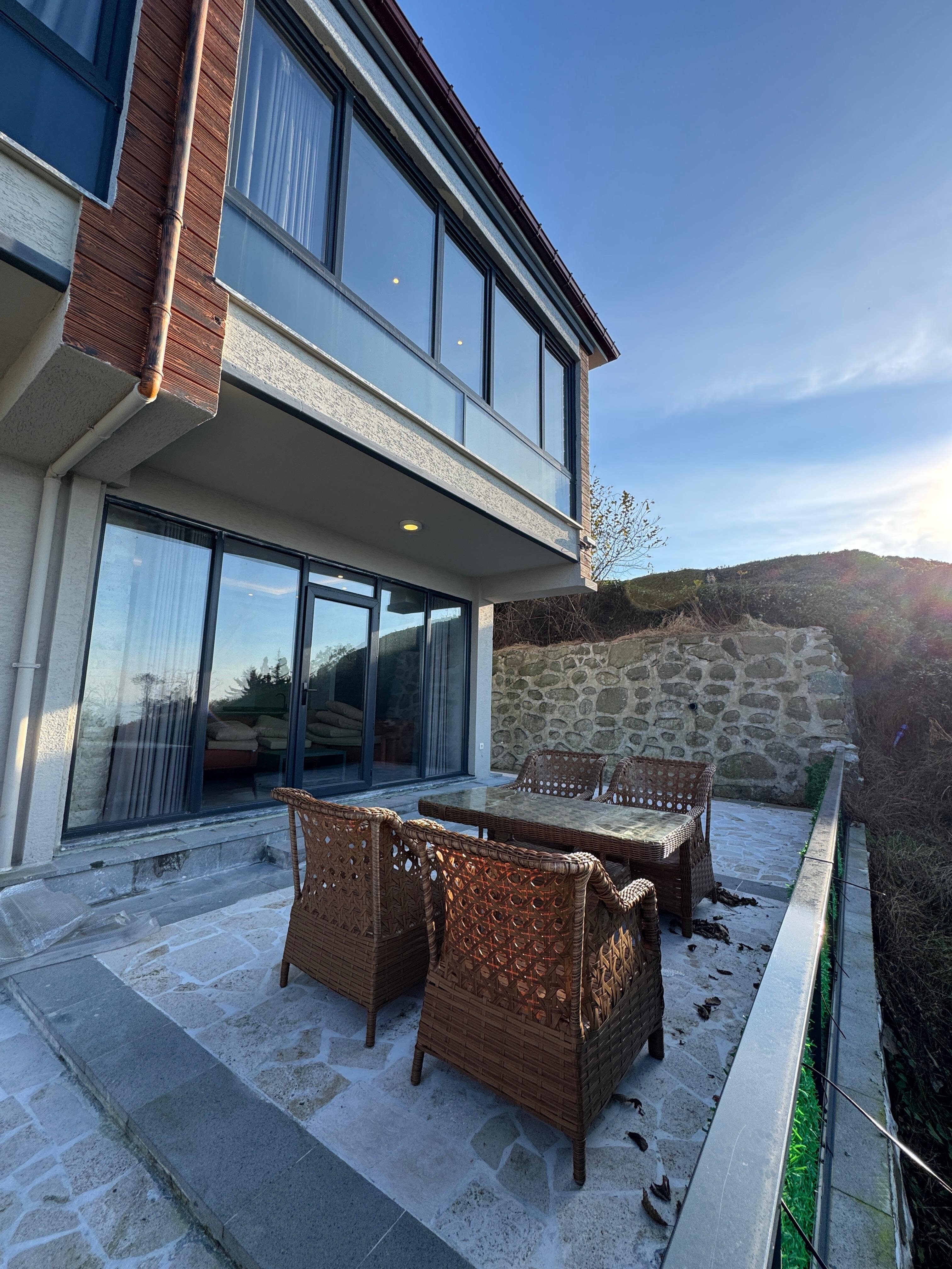 Deniz Manzaralı Jakuzili Şömineli Dubleks Villa