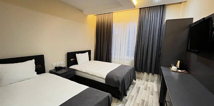 Tepe Manzaralı Twin Oda