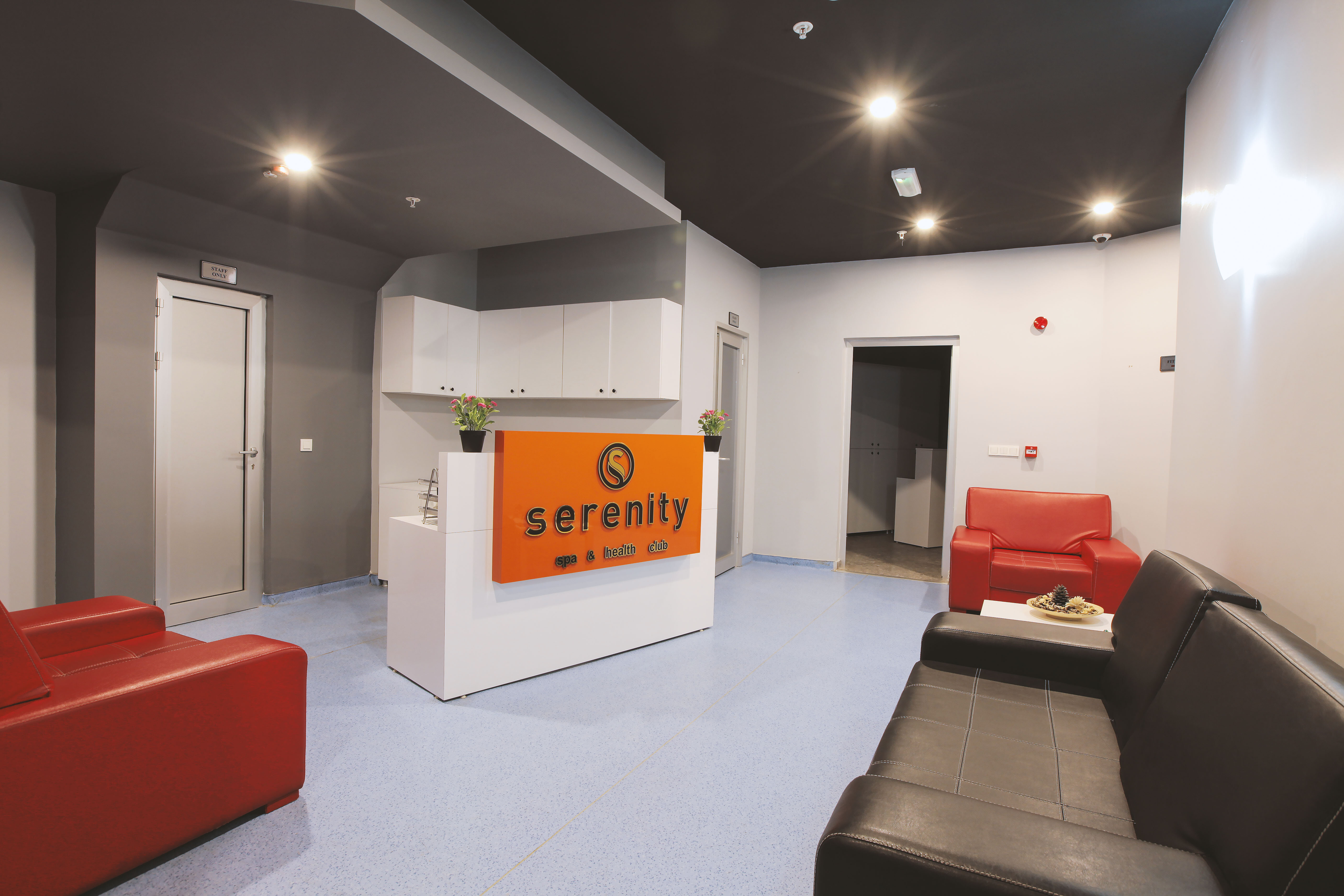 Serenity Suites Airport Hotel