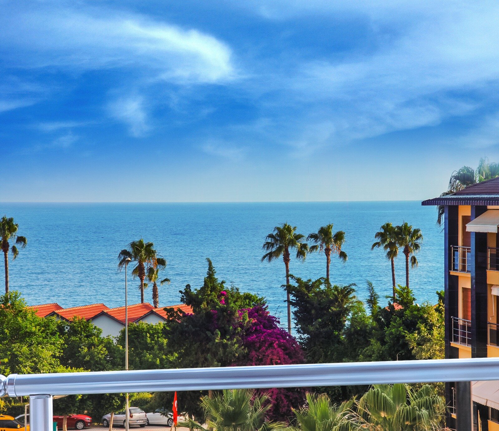 Yaman Life Hotel