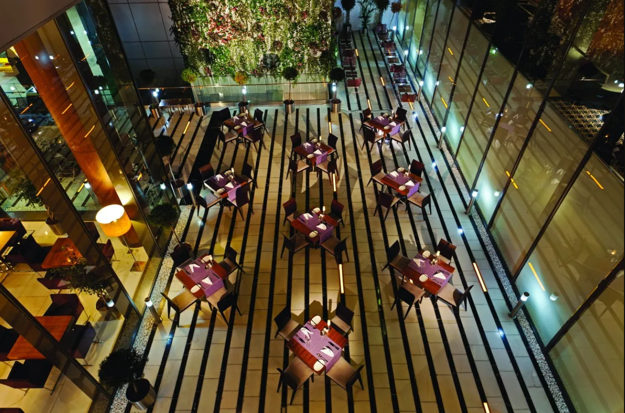 Crowne Plaza İstanbul Harbiye · 54