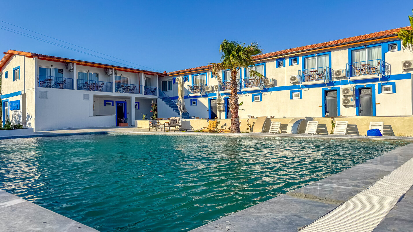 Blue Garden Sarımsaklı · 4