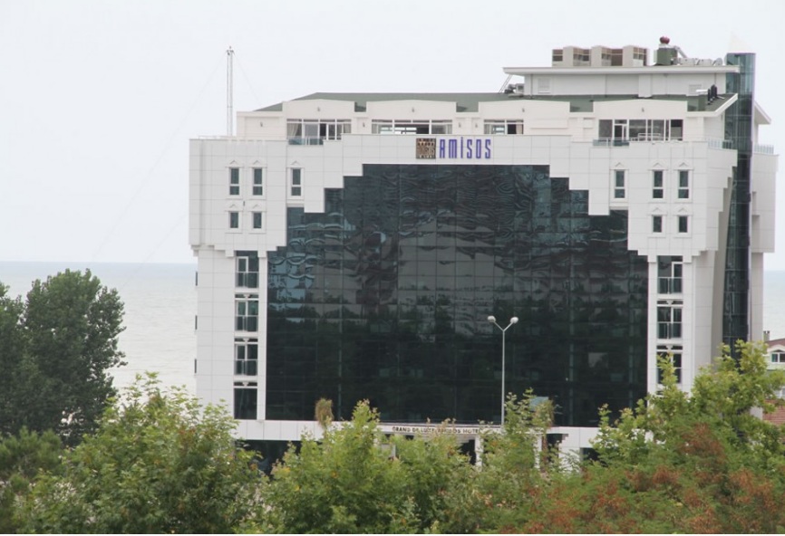 Grand De Luxe Amisos Hotel