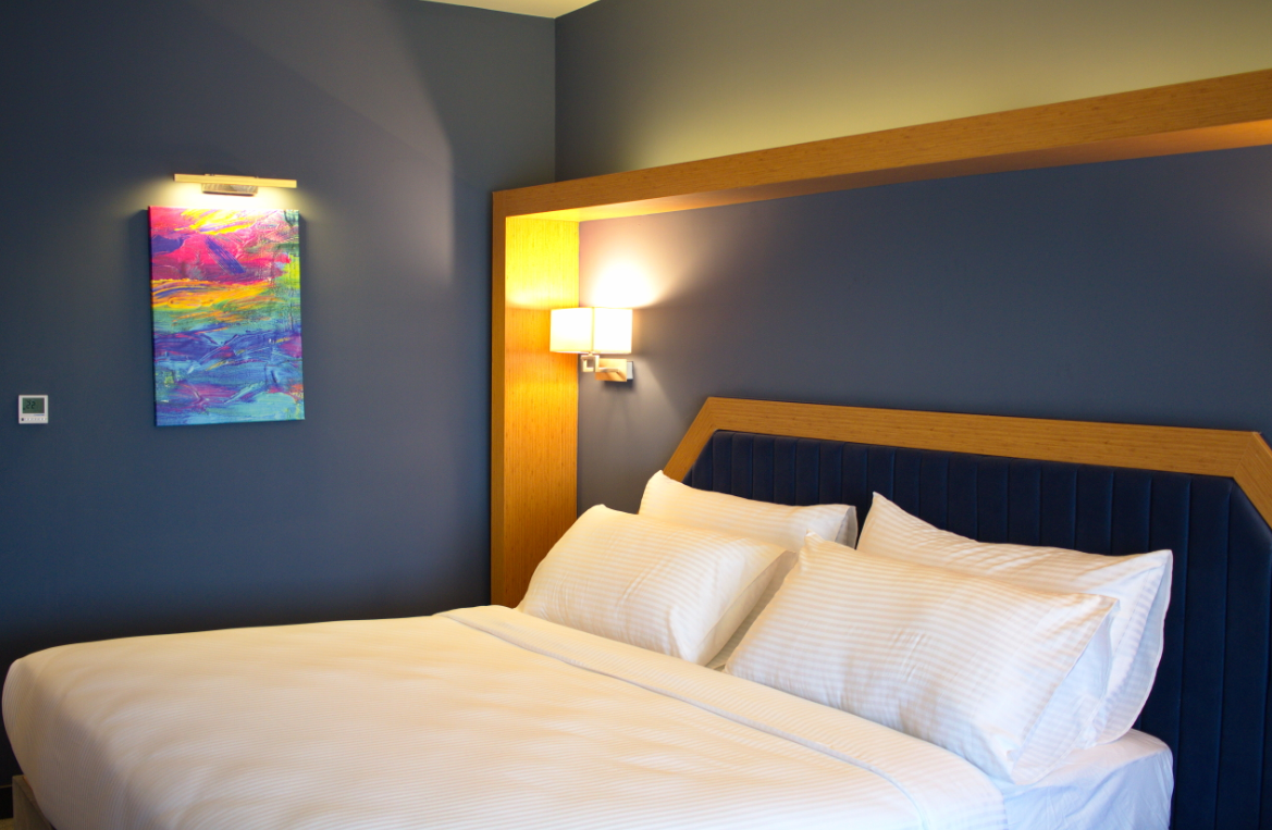 Roof 264 Hotel & Suites