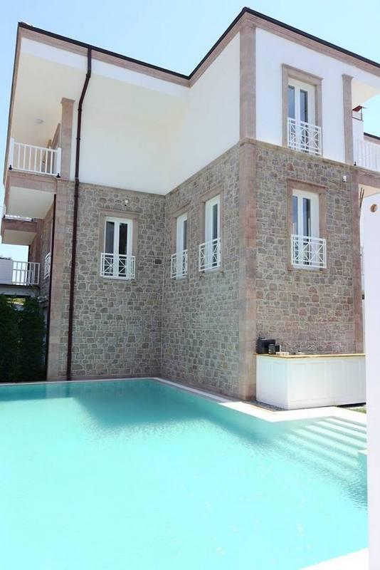 Cunda Pür Beyaz Otel
