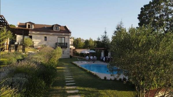 Güney Urla Suits