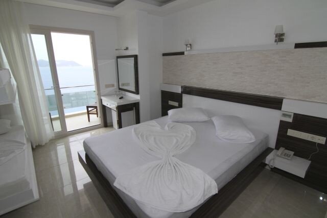 Maki 2 Hotel