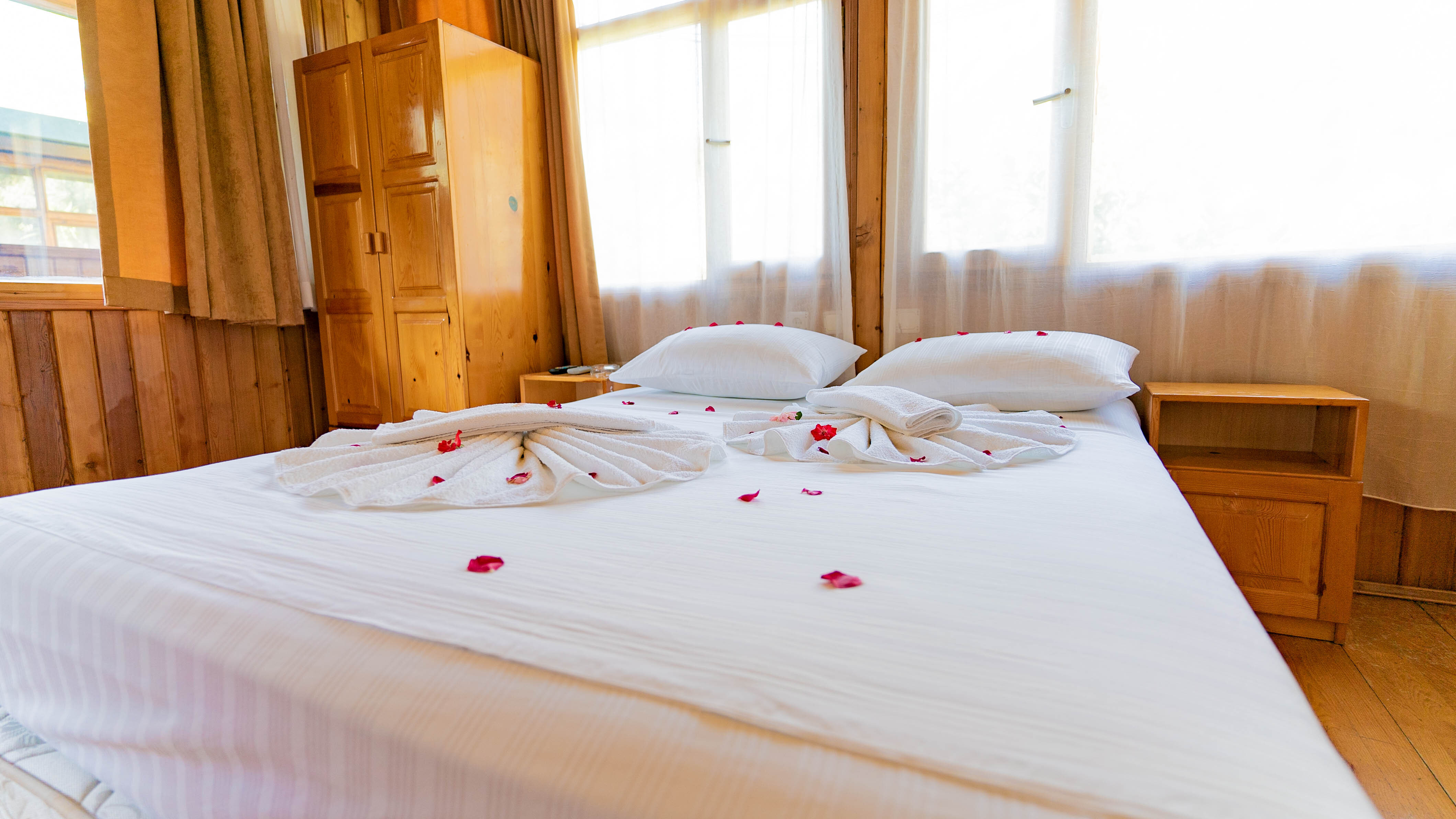 Türkmen Ağaç Evleri Rezervasyon