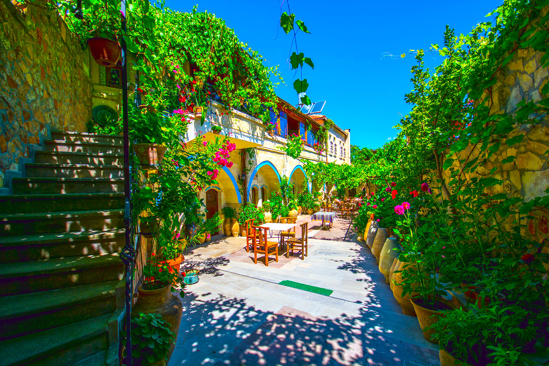 Pacha Cave House