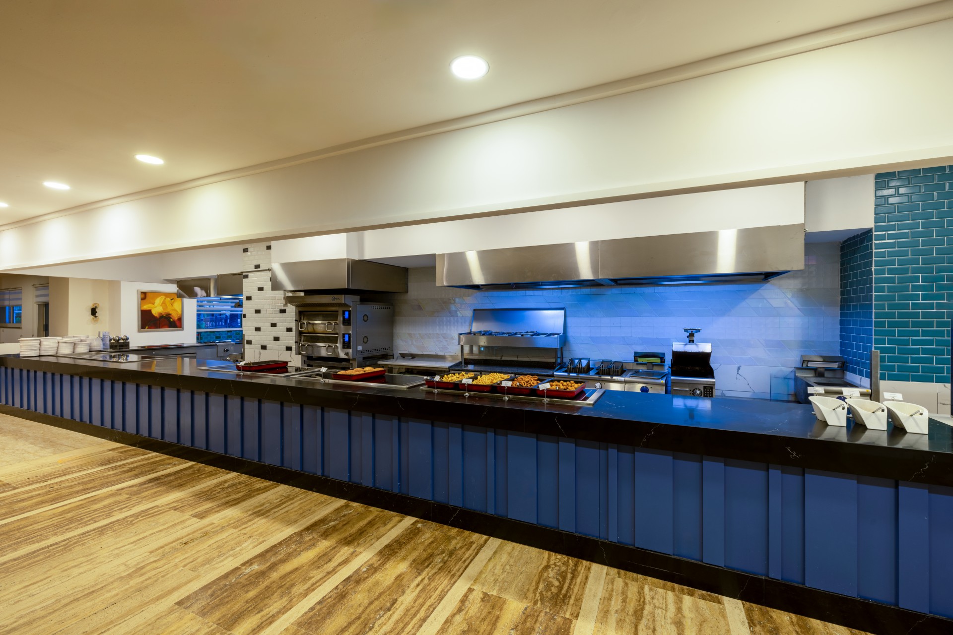 Crystal Admiral Resort Suites & Spa