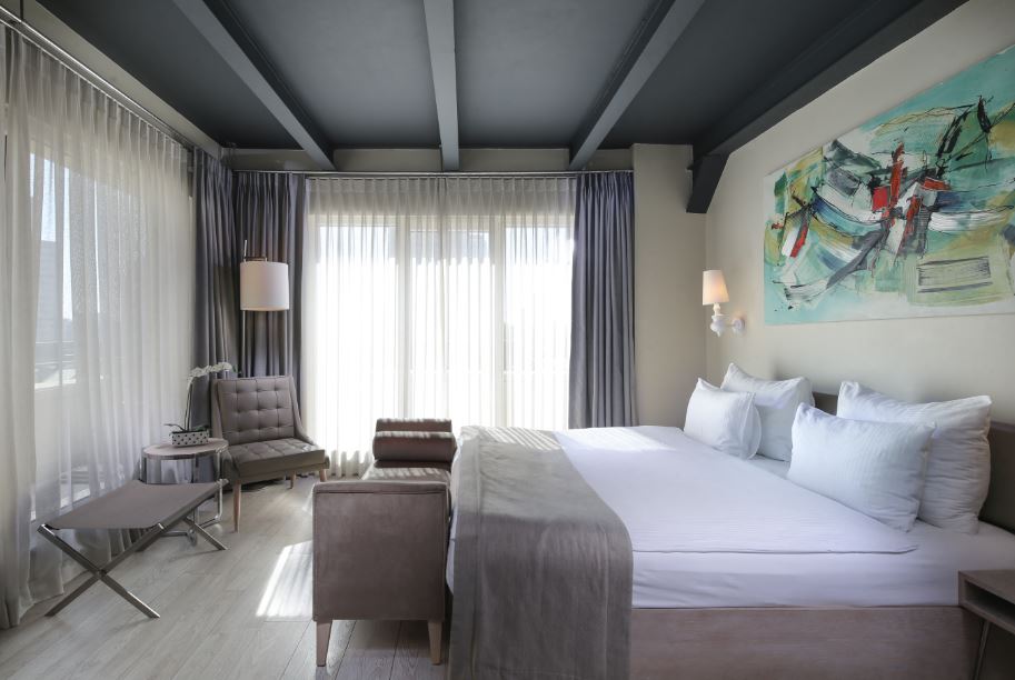 Deluxe Room (Balcony)