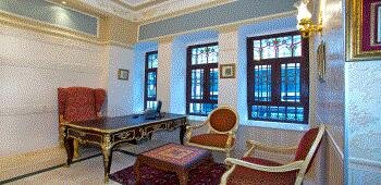 Amber Hotel · 37