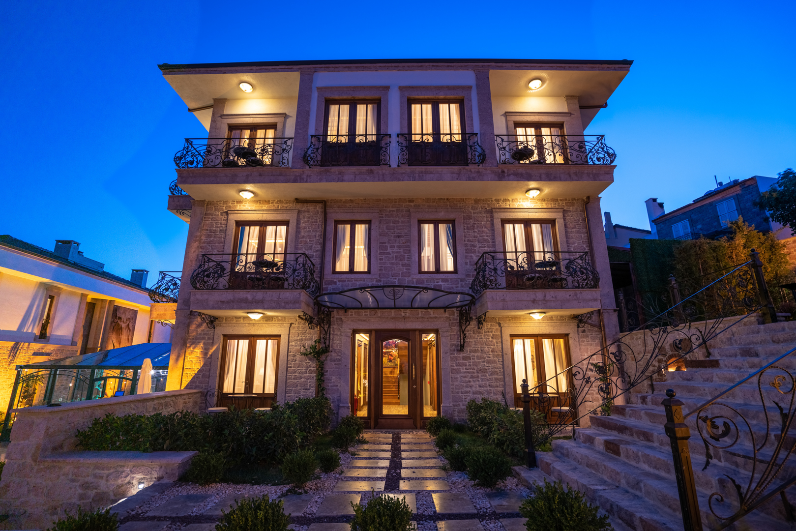 Cunda Baradiel Hotel