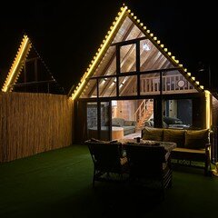 Aurora Bungalov · 10