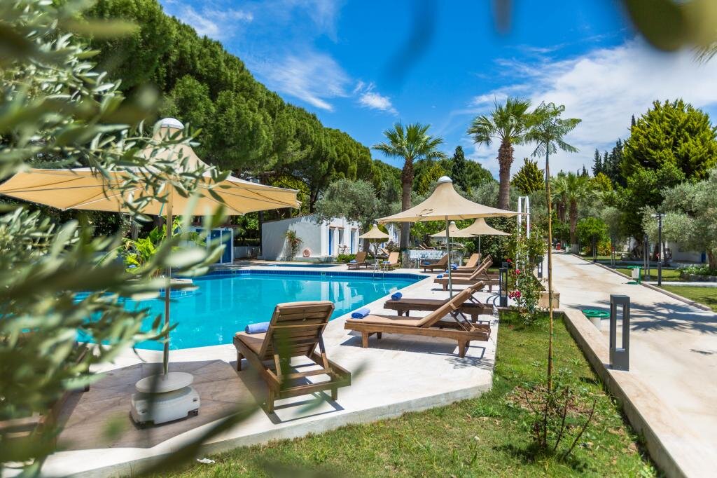 Adella Garden Marina Hotel · 12