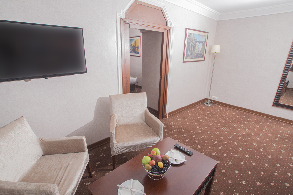 Nova Plaza Crystal Hotel