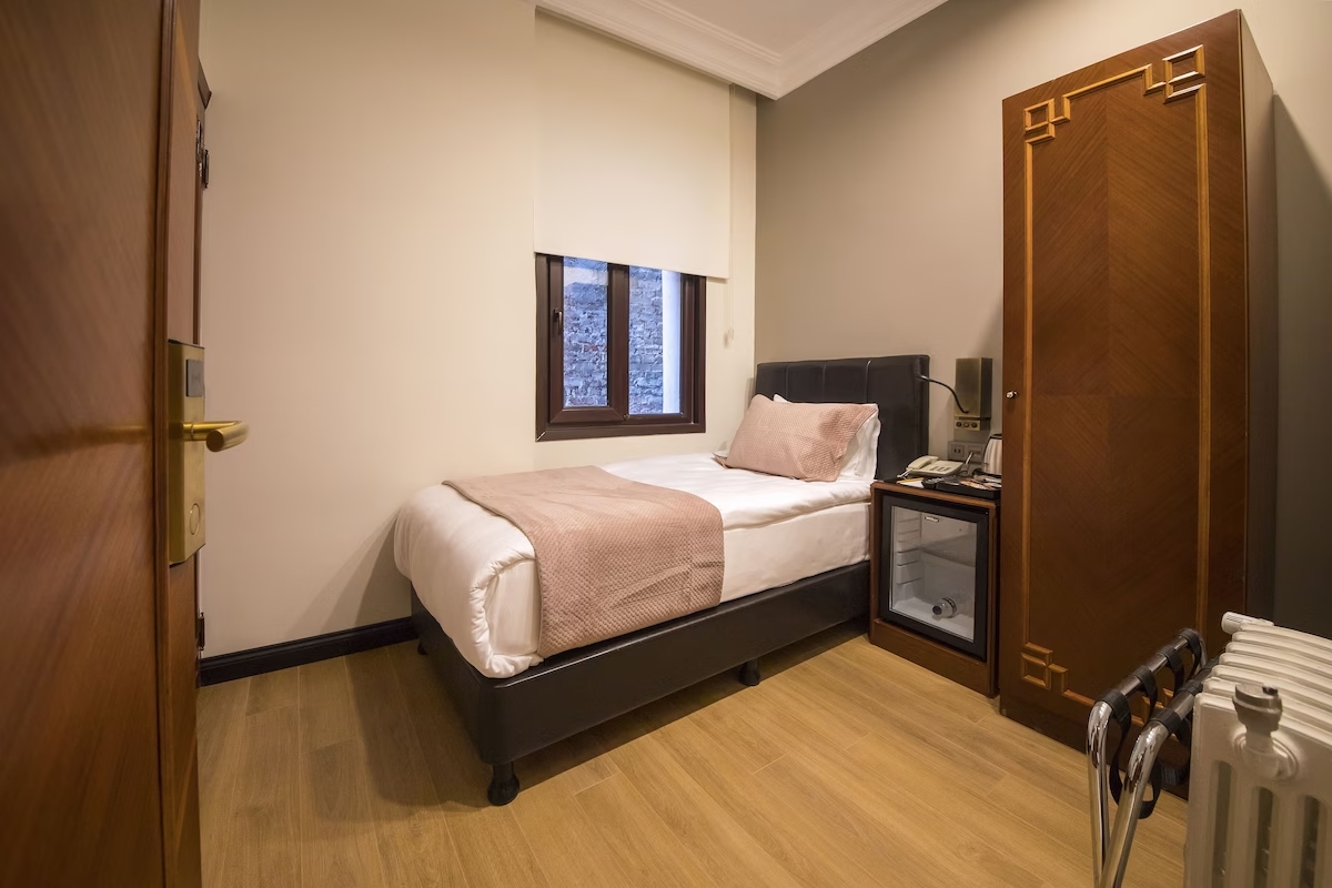 Economy Single Room (1 Person)