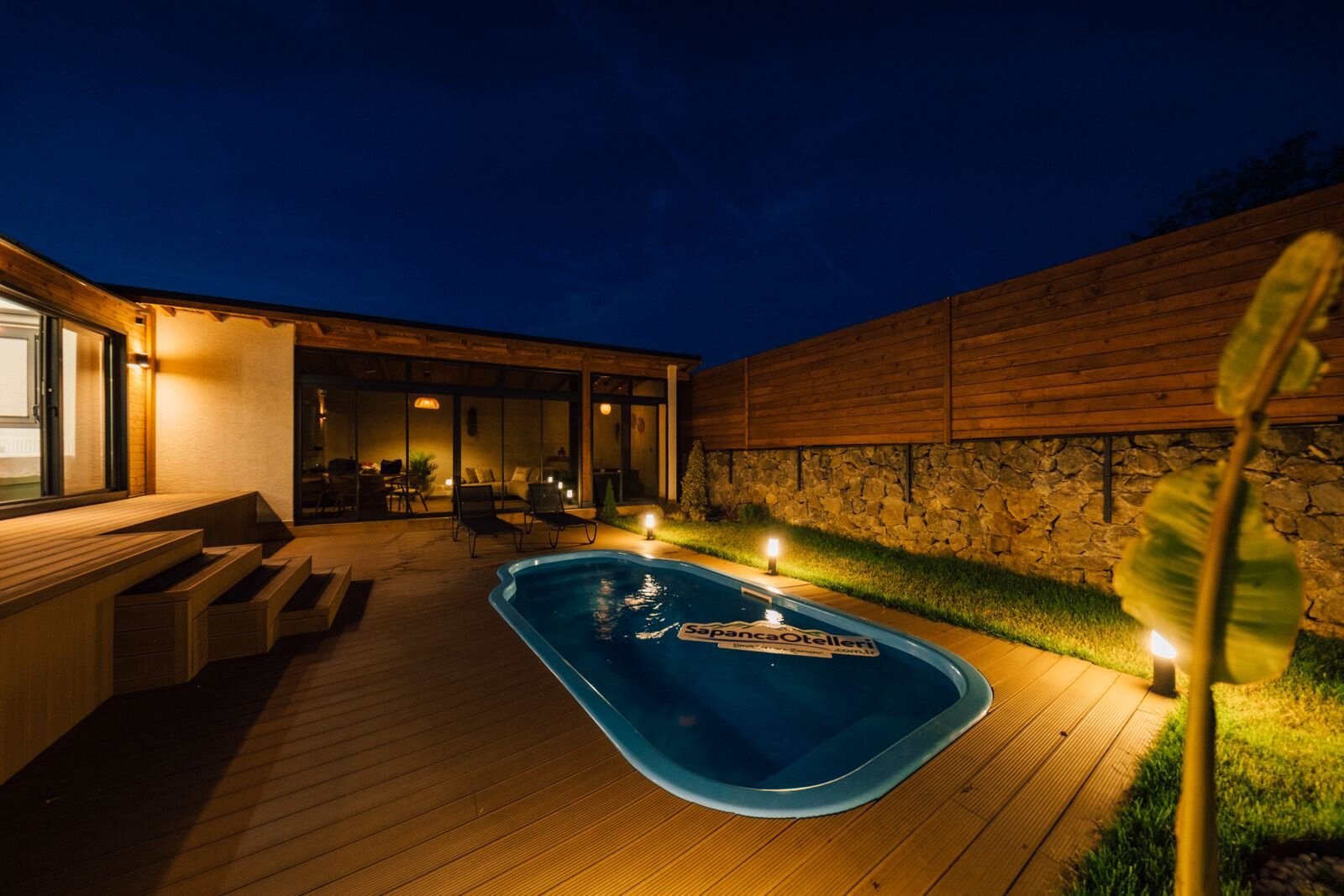 Deluxe Bungalov (Jakuzili, Isıtmalı Havuzlu)