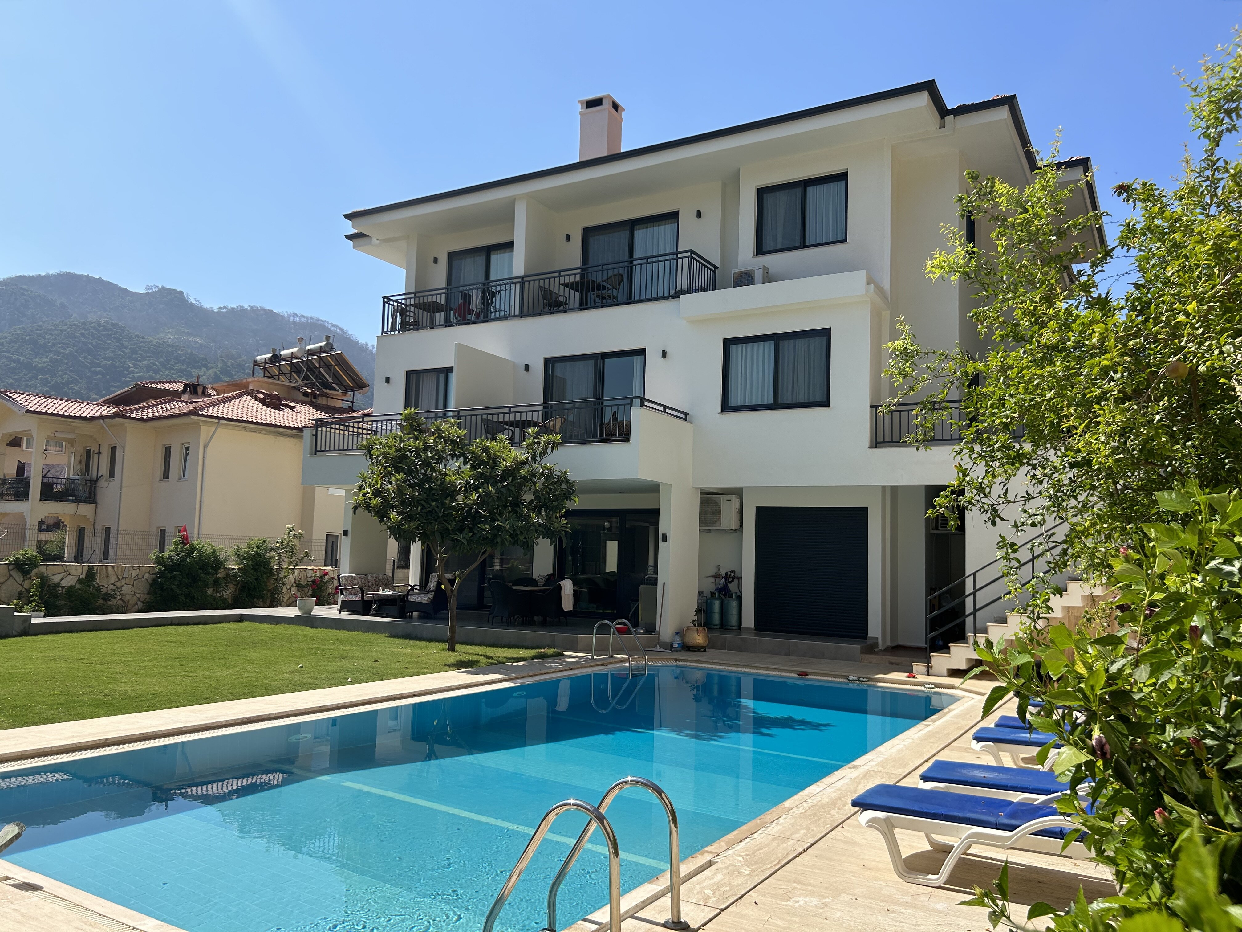White Suites İçmeler