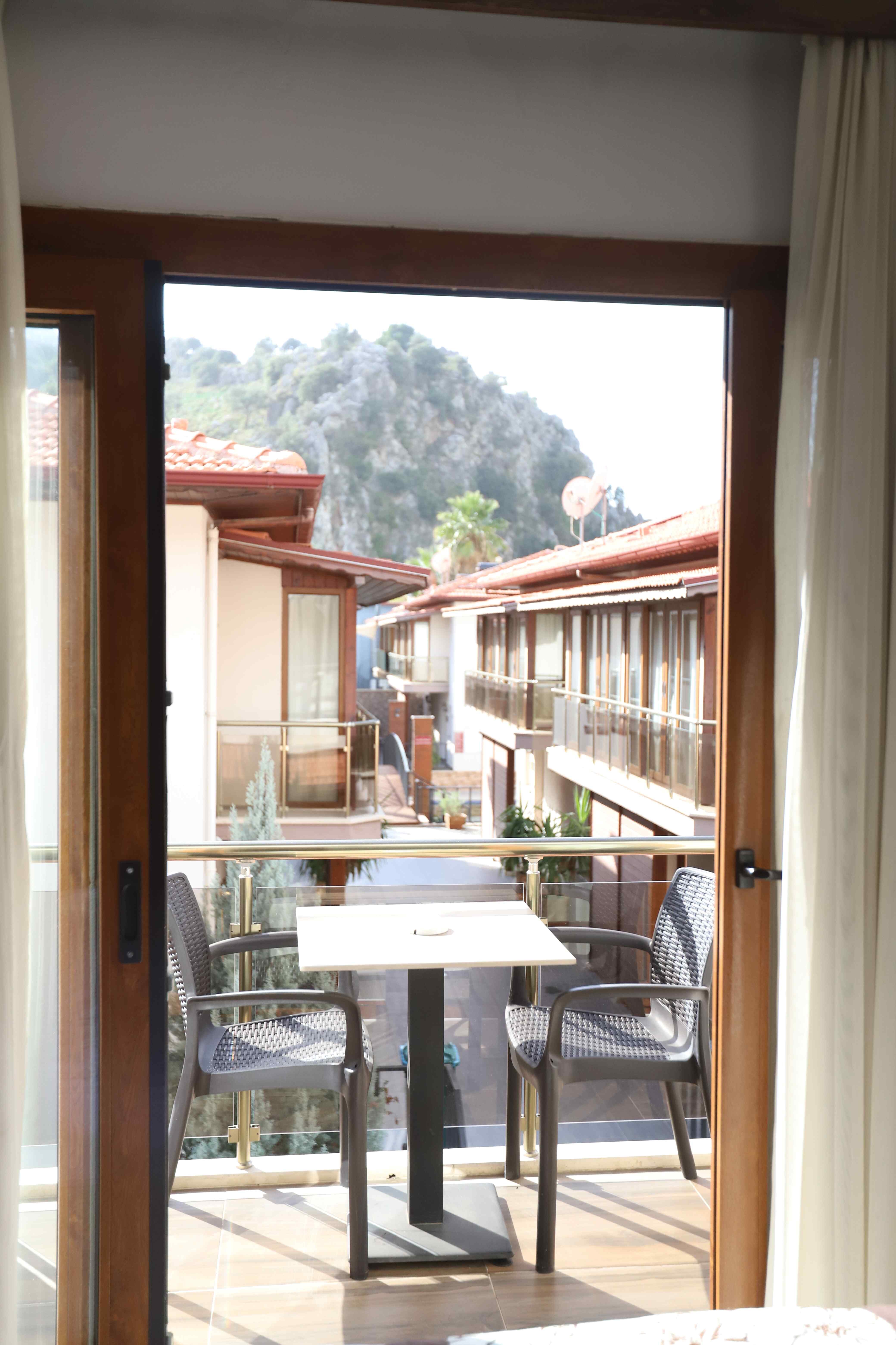 Dolphin Apart Hotel Rezervasyon