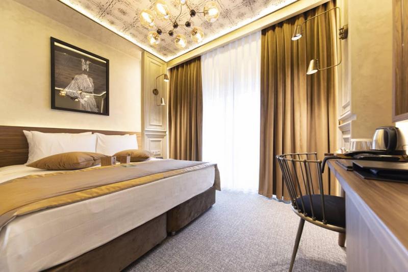 Tonight Hotel Port
